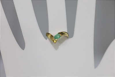 Anel de Esmeralda natural em prata banhado a ouro