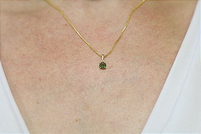 Pingente em ouro 18k com esmeralda natural
