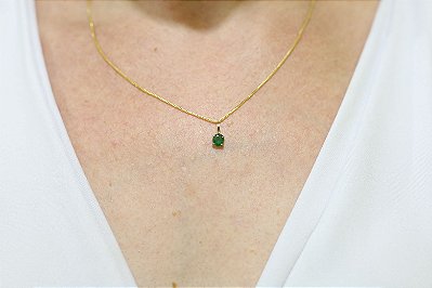 Pingente em ouro 18k com esmeralda natural