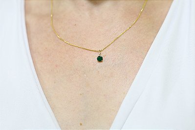 Pingente em ouro 18k com esmeralda natural