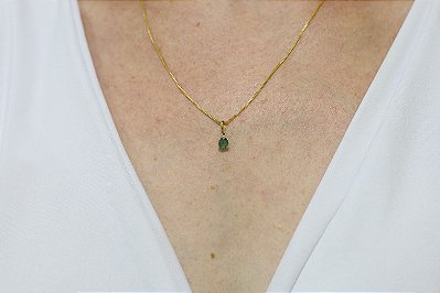 Pingente em ouro 18k com esmeralda natural