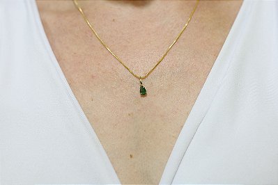 Pingente em ouro 18k com esmeralda natural