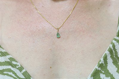 Pingente em ouro 18k com esmeralda natural