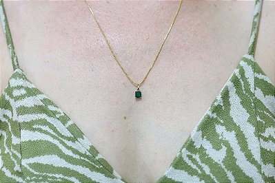Pingente em ouro 18k com esmeralda natural