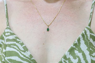 Pingente em ouro 18k com esmeralda natural
