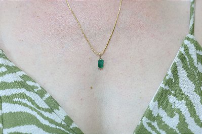 Pingente em ouro 18k com esmeralda natural