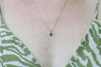 Pingente em ouro 18k com esmeralda natural