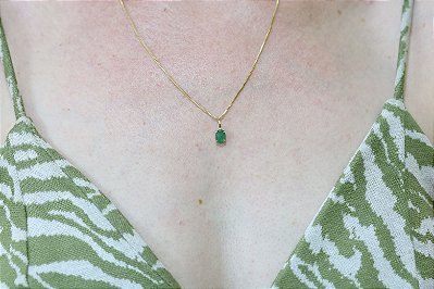 Pingente em ouro 18k com esmeralda natural