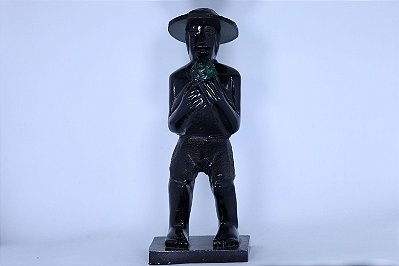 Garimpeiro em Biotita com Esmeralda 769g ALT 20cm