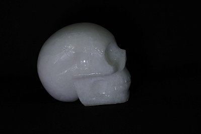 Caveira de Quartzo com 400g ALT 6cm