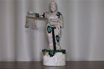 Deusa da Justiça em Esmeralda Altura 30cm 3Kg