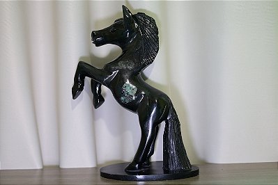 Cavalo em Biotita com Esmeralda Alt 32cm 3.0kg