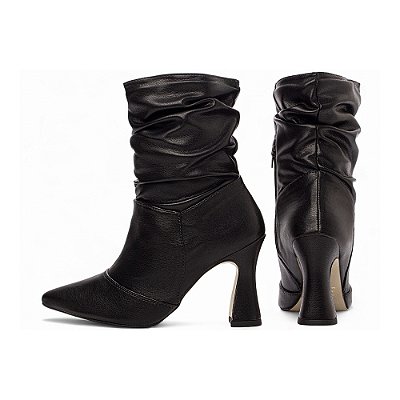 Bota Bico Fino Cano Médio