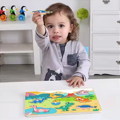 Encaixe com Pinos Dinossauros Hi Pando Brinquedo Educativo em Madeira