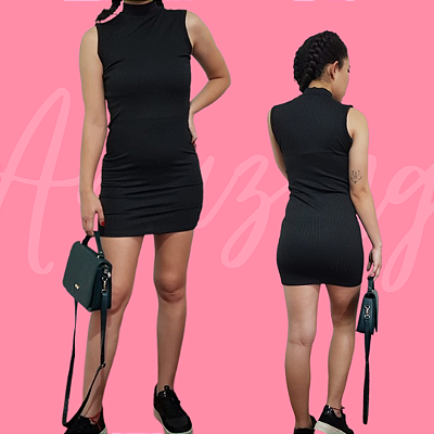 Vestido Canelado regata com gola