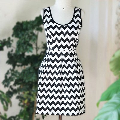 Vestido curto chevron P