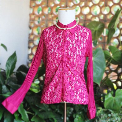 Camisa rosa rendada P