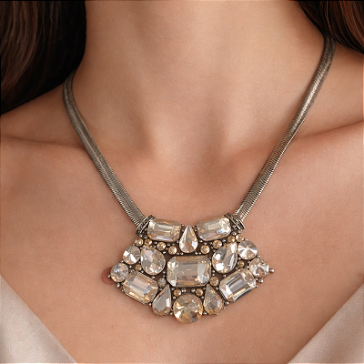 Maxi colar luxuoso