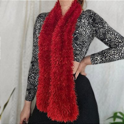 Cachecol vermelho felpudo
