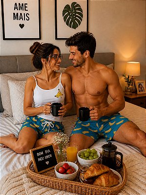 Pijama Baby Doll Branco Casal Banana + Bermuda Masculina