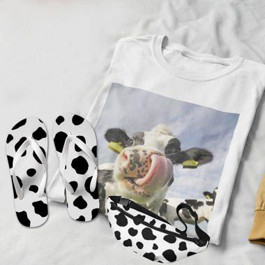 Combo Vaca: T-shirt Branca + Chinelo de dedo + Pochete