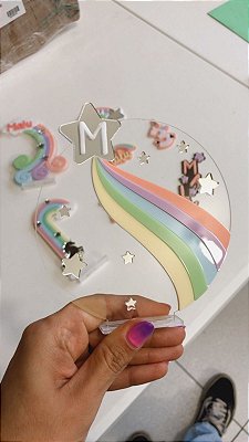 Cenário Arco íris com Inicial - Unicórnio - 12cm - 1 unidade