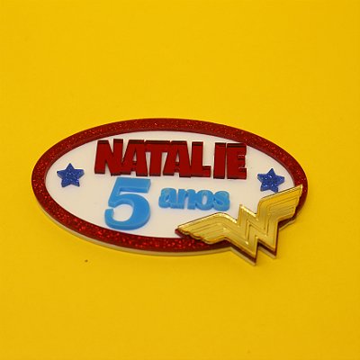 Aplique Chocolate Nome e Idade - Mulher Maravilha - 8cm - 1 unidade