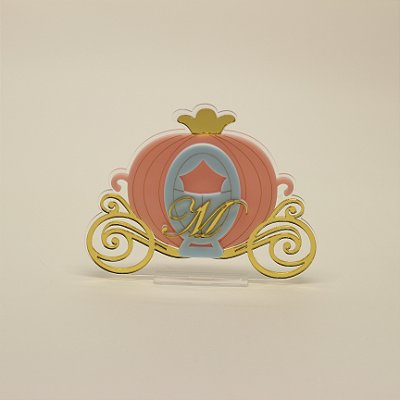 Cenário Carruagem com Inicial - Cinderela - 12cm - 1 unidade