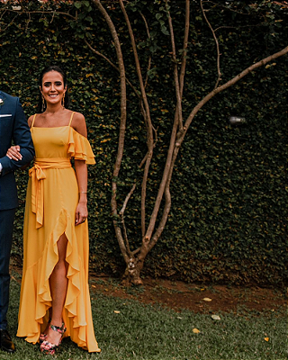 vestido babados amarelo