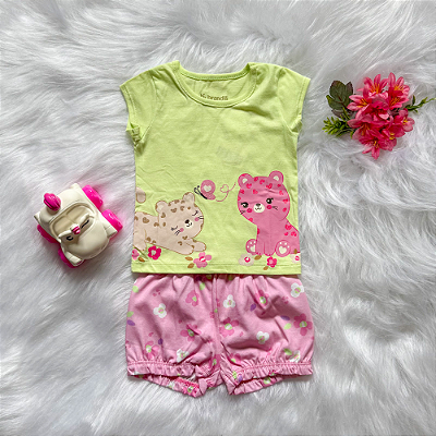 Conjunto Blusa Manga Curta e Shorts Flores Bebê Menina tamanho M 6 meses