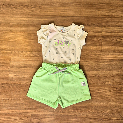 Conjunto Infantil Boca Grande – Blusa Estampada Off White Com Brilho e Shorts Verde – Tam 3.