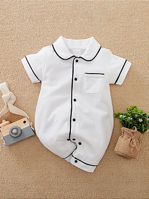 Macacão de Dormir com Botões e Acabamentos de Contraste para Bebê