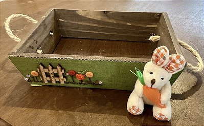 Cesta de madeira Páscoa