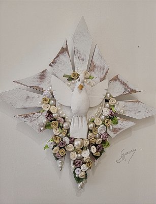 Espírito Santo sobre madeira de demolição