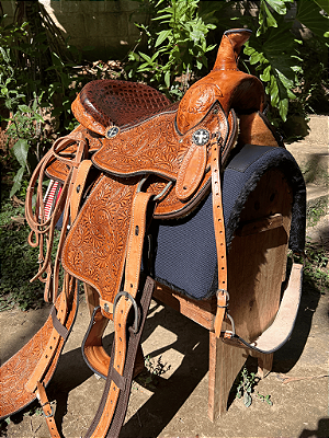 Sela Prova de Laço Team Roping Profissional + Manta QM Imports