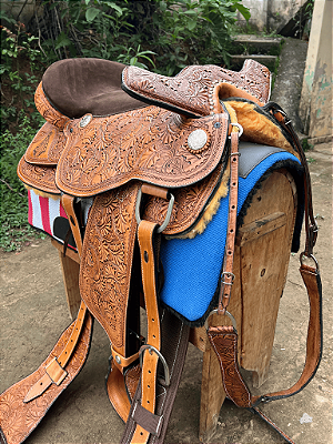 Arreio Prime Burrão Entalhado Personalizado Completo + Manta QM Imports