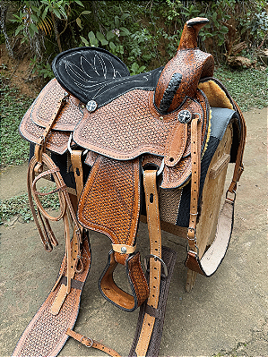 Sela Prova de Laço Gold Buckle + Manta QM Imports