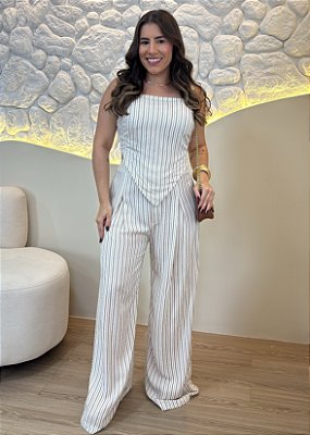 Conjunto Feminino Listrado Nude em Viscolinho com Calça Pantalona e Cropped Amarração