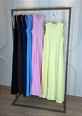 Vestido Longo Sem Manga em Moletinho – Conforto e Elegância