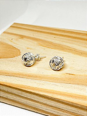 Brinco Bola Estilizada ✨