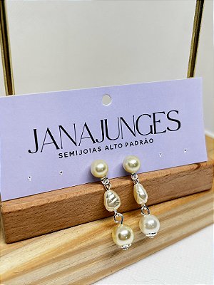 Brinco Três Pérolas ✨