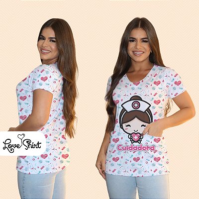 BATA COM BOLSO/SCRUB PROFISSÃO CUIDADORA BONECA CENTRAL FUNDO CORAÇÕES VARIADOS 2