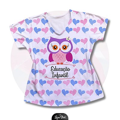 T-SHIRT PROFISSÃO EDUCAÇÃO INFANTIL CORUJA CORAÇÃO TOTAL AZUL E ROSA