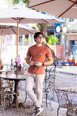 T-SHIRT MASCULINA - DEUS BASTA