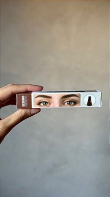 Caneta de sobrancelhas média