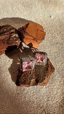 Brinco quadrado zircônia