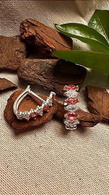 Argola com zircônia cristal e rosa