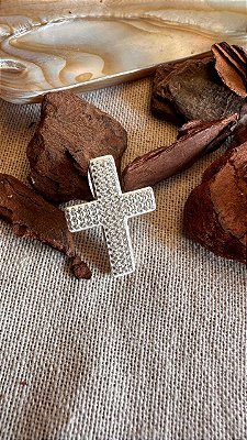 Pingente Cruz - crevejao zircônia