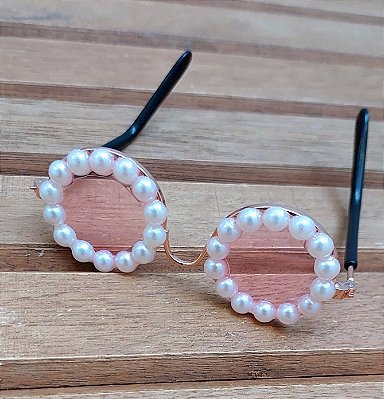 Óculos de Pérolas para gatíneas. Serve para doguíneas de pequeno porte.