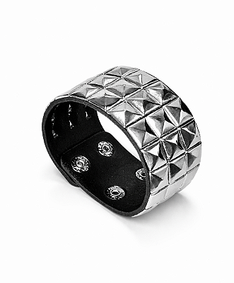 Pulseira Piramide Scene